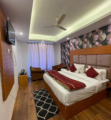 http://www.hotelskia.com/rooms-hotel-kia-manali